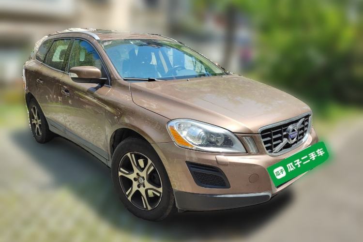 Used Volvo XC60 2013 T5 Comfort Edition Front Right 45 Deg