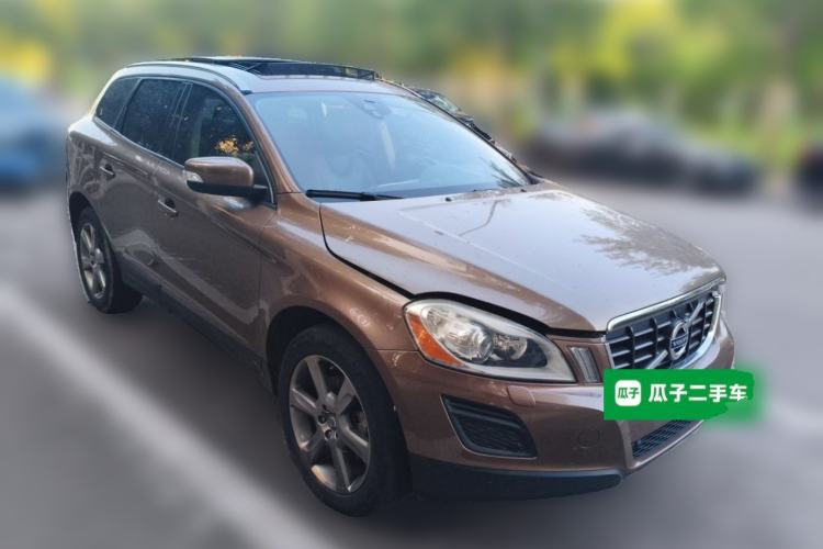 Used Volvo XC60 2013 T6 AWD Comfort Edition Front Right 45 Deg