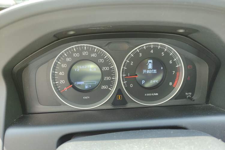 Used Volvo XC60 2013 T5 Comfort Edition Instrument Cluster