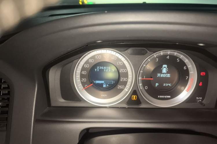 Used Volvo XC60 2013 T5 Zhiya Edition Odometer Close Up