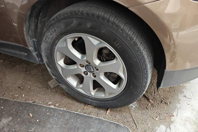 Used Volvo XC60 2013 T5 Zhiya Edition Right Front Wheel Hub