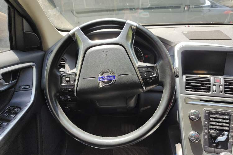 Used Volvo XC60 2013 T5 Comfort Edition Steering Wheel