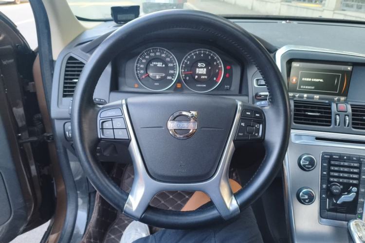 Used Volvo XC60 2013 T6 AWD Comfort Edition Steering Wheel