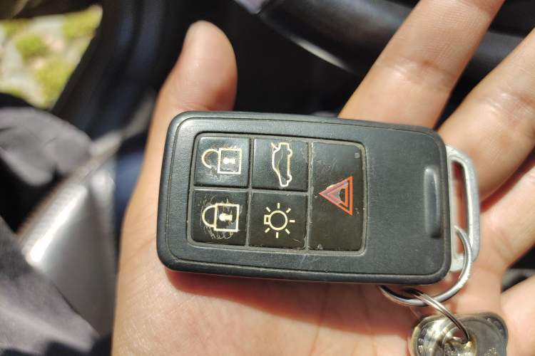 Used Volvo XC60 2013 T5 Comfort Edition Vehicle Key