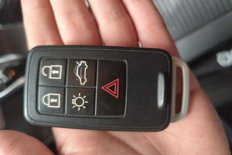 Used Volvo XC60 2013 T5 Comfort Edition Vehicle Key