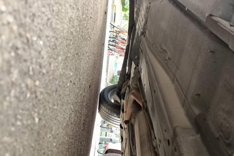Used Volvo XC60 2013 T5 Comfort Edition Chassis Front Right