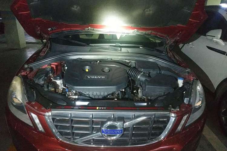 Used Volvo XC60 2013 T5 Comfort Edition Engine Bay