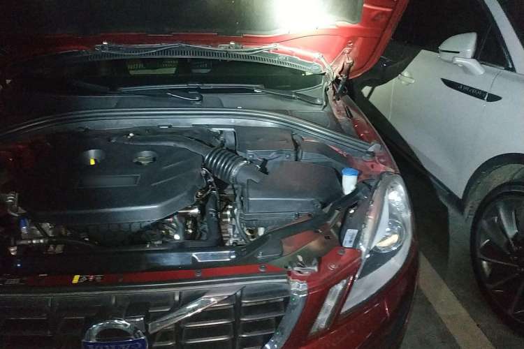 Used Volvo XC60 2013 T5 Comfort Edition Engine Bay Left