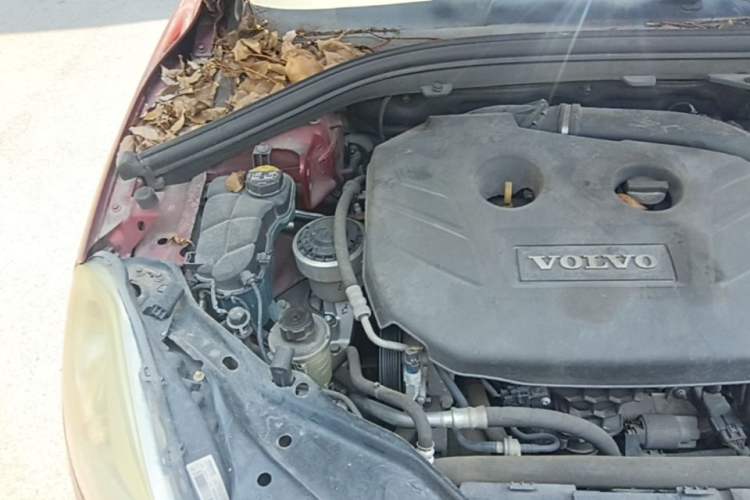 Used Volvo XC60 2013 T5 Comfort Edition Engine Bay Right