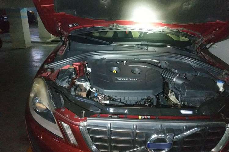 Used Volvo XC60 2013 T5 Comfort Edition Engine Bay Right