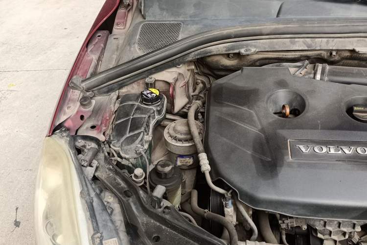 Used Volvo XC60 2013 T5 Comfort Edition Engine Bay Right
