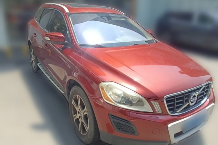 Used Volvo XC60 2013 T5 Comfort Edition Front Right 45 Deg