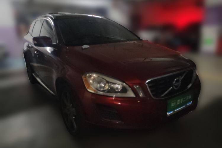 Used Volvo XC60 2013 T6 AWD Comfort Edition Front Right 45 Deg