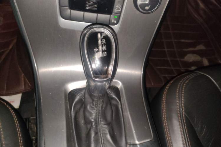 Used Volvo XC60 2013 T6 AWD Comfort Edition Gear Lever