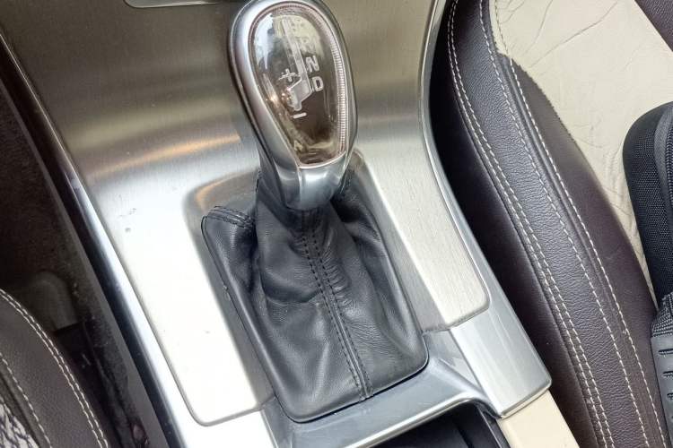 Used Volvo XC60 2013 T5 Comfort Edition Gear Lever
