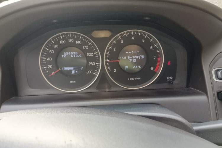 Used Volvo XC60 2013 T5 Comfort Edition Instrument Cluster