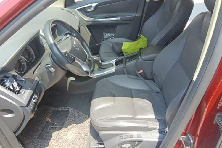 Used Volvo XC60 2013 T5 Comfort Edition Left Front Seat