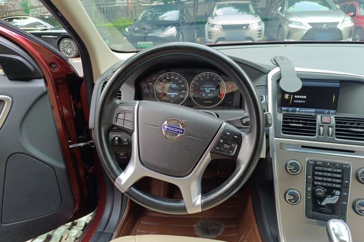 Used Volvo XC60 2013 T5 Comfort Edition Steering Wheel