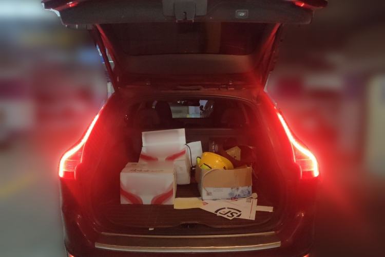 Used Volvo XC60 2013 T6 AWD Comfort Edition Trunk