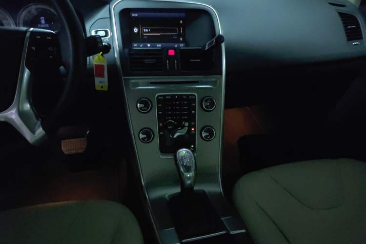 Used Volvo XC60 2013 T5 Zhiya Edition Audio And AC Panel
