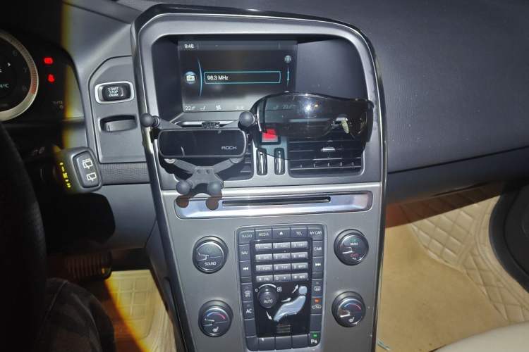 Used Volvo XC60 2013 T5 Zhiya Edition Audio And AC Panel