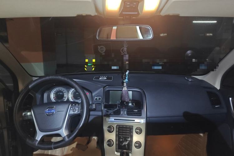 Used Volvo XC60 2013 T5 Zhiya Edition Center Console
