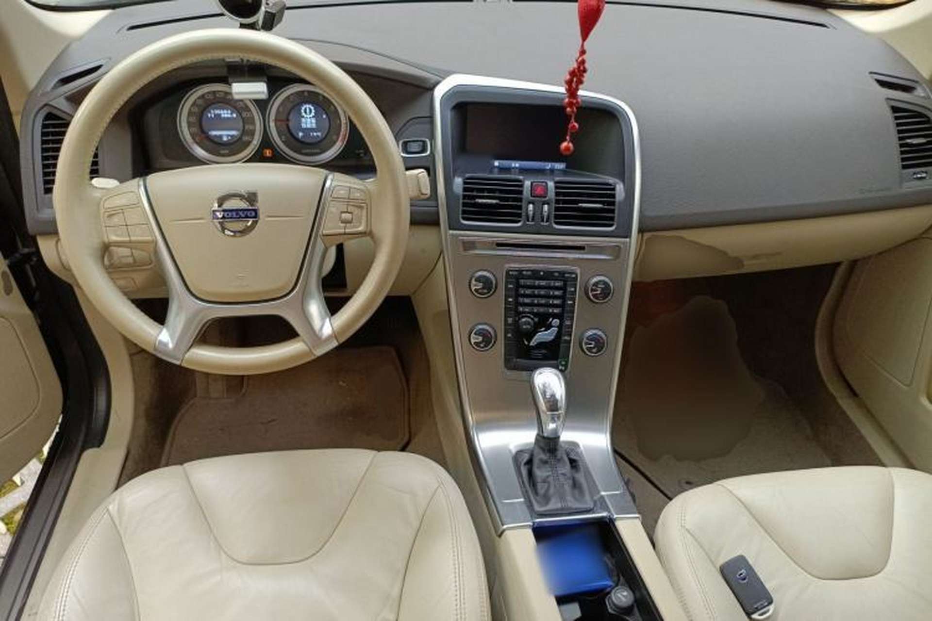 Used Volvo XC60 2013 T5 Zhiya Edition Center Console