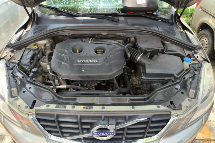 Used Volvo XC60 2013 T5 Comfort Edition Engine Bay