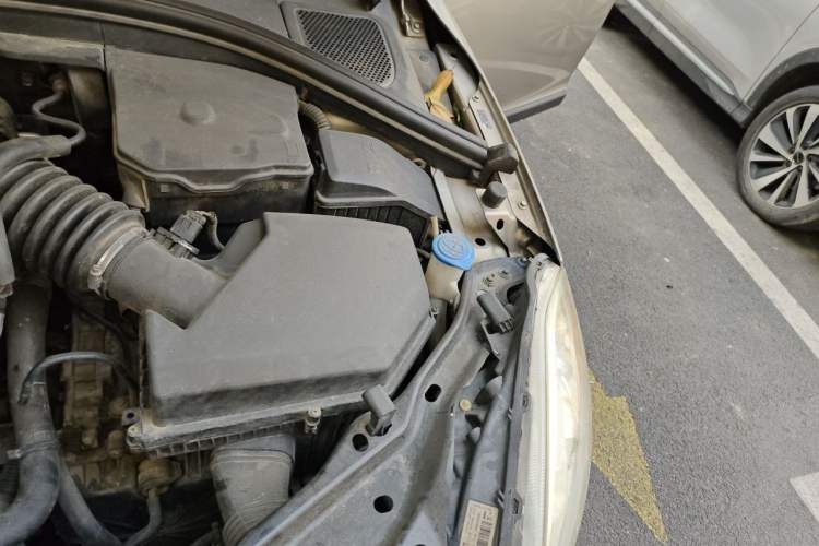 Used Volvo XC60 2013 T5 Comfort Edition Engine Bay Left