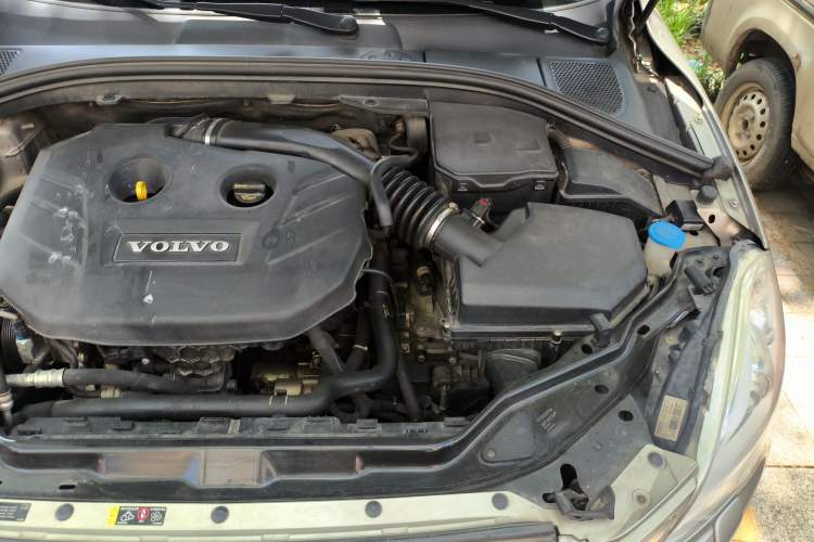 Used Volvo XC60 2013 T5 Comfort Edition Engine Bay Left