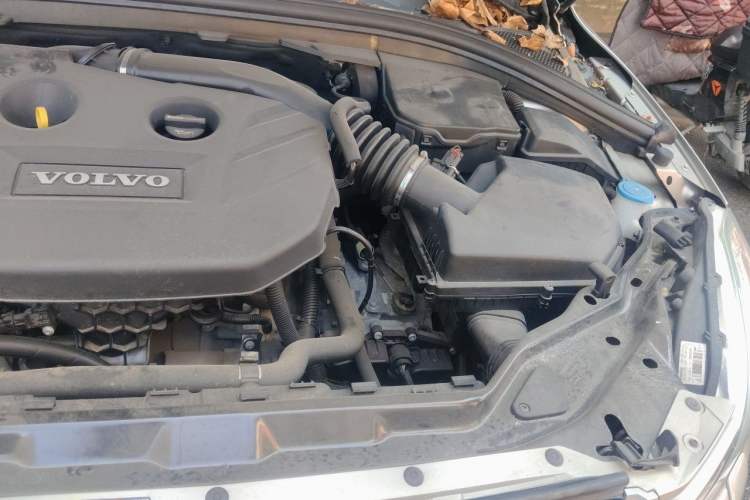 Used Volvo XC60 2013 T5 Comfort Edition Engine Bay Left