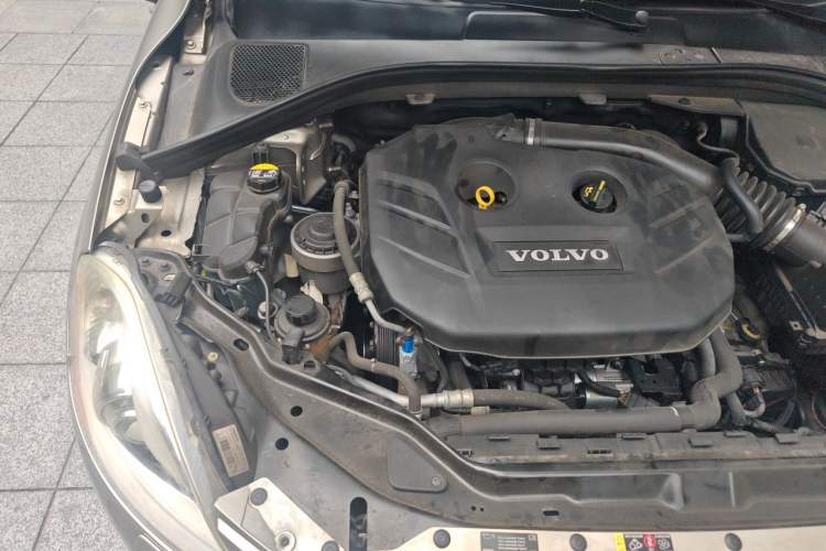 Used Volvo XC60 2013 T5 Comfort Edition Engine Bay Right