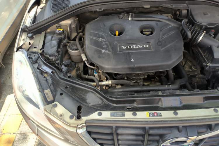 Used Volvo XC60 2013 T5 Comfort Edition Engine Bay Right
