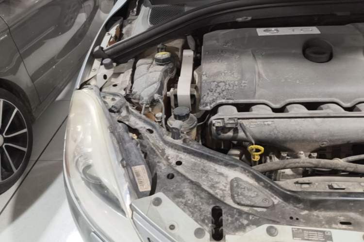 Used Volvo XC60 2013 T6 AWD Comfort Edition Engine Bay Right