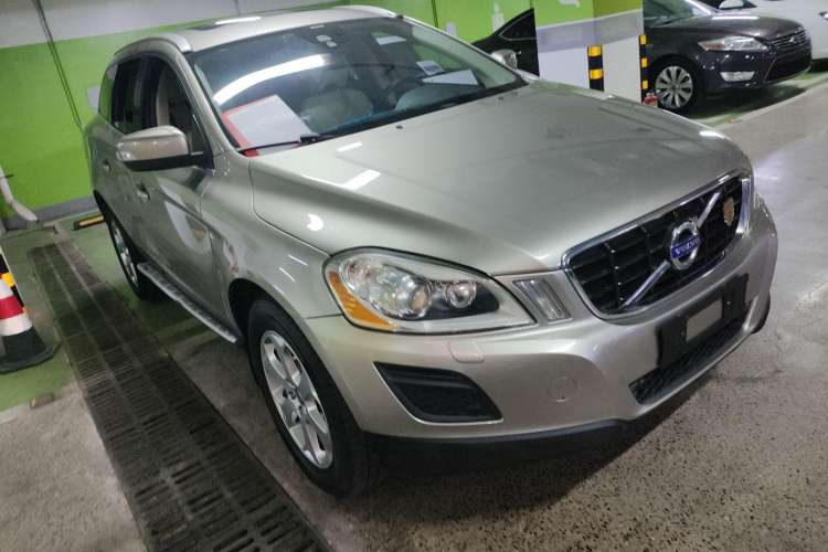 Used Volvo XC60 2013 T5 Zhiya Edition Front Right 45 Deg