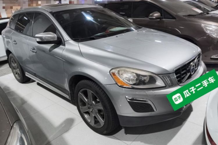 Used Volvo XC60 2013 T6 AWD Comfort Edition Front Right 45 Deg