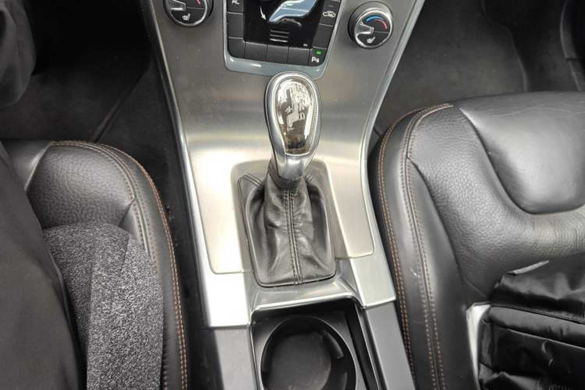 Used Volvo XC60 2013 T5 Comfort Edition Gear Lever