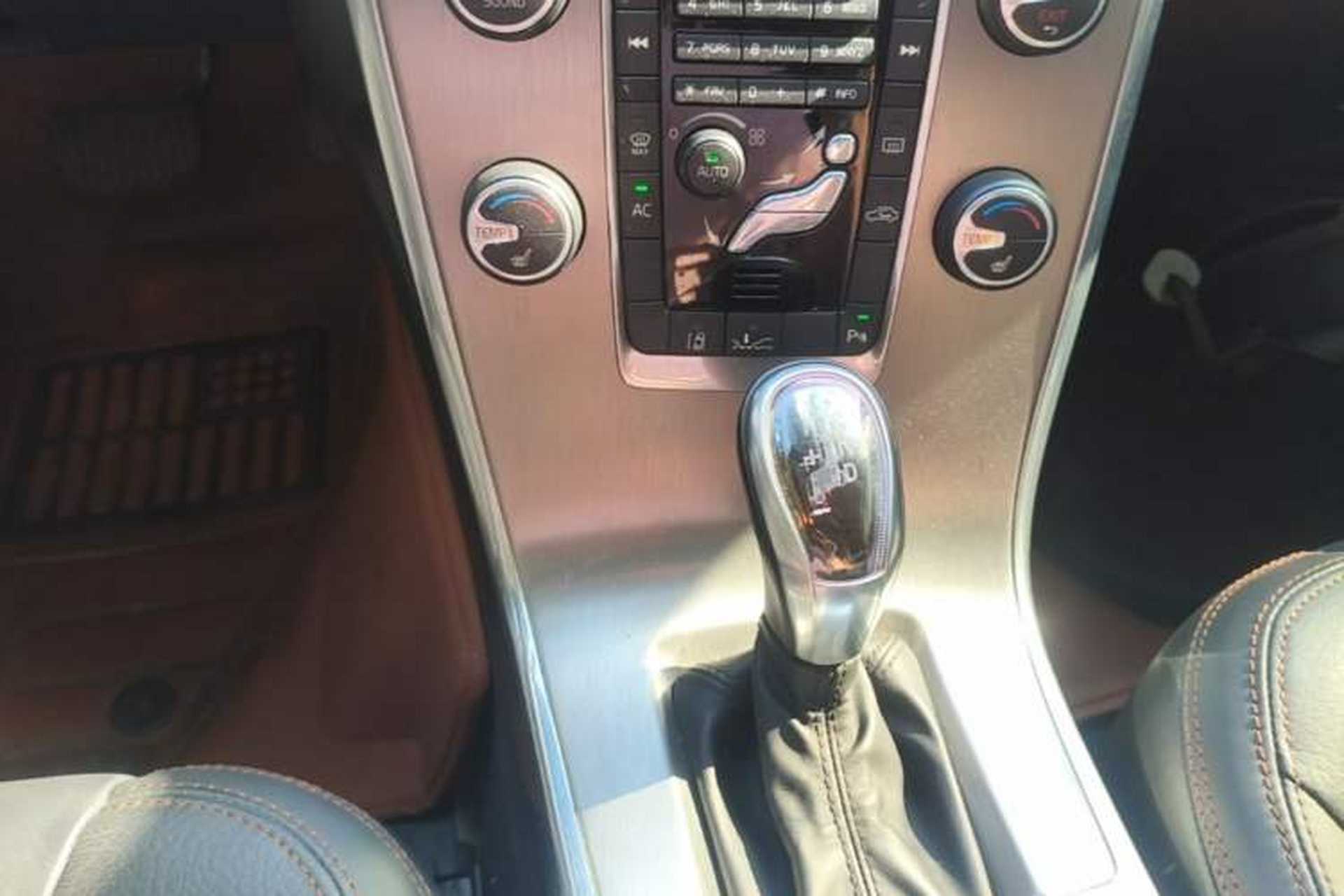 Used Volvo XC60 2013 T5 Comfort Edition Gear Lever