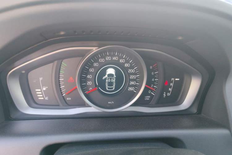 Used Volvo XC60 2013 T5 Zhiya Edition Instrument Cluster