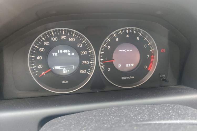 Used Volvo XC60 2013 T5 Comfort Edition Instrument Cluster