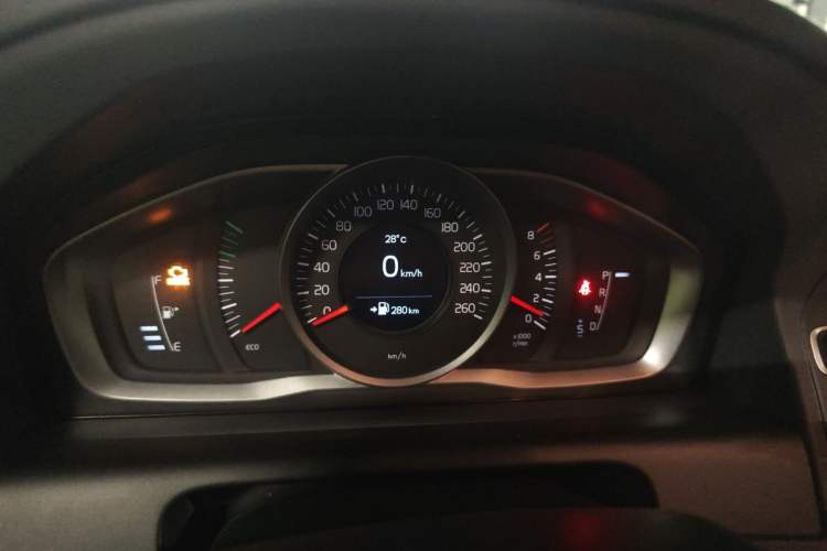 Used Volvo XC60 2013 T5 Zhiya Edition Instrument Cluster
