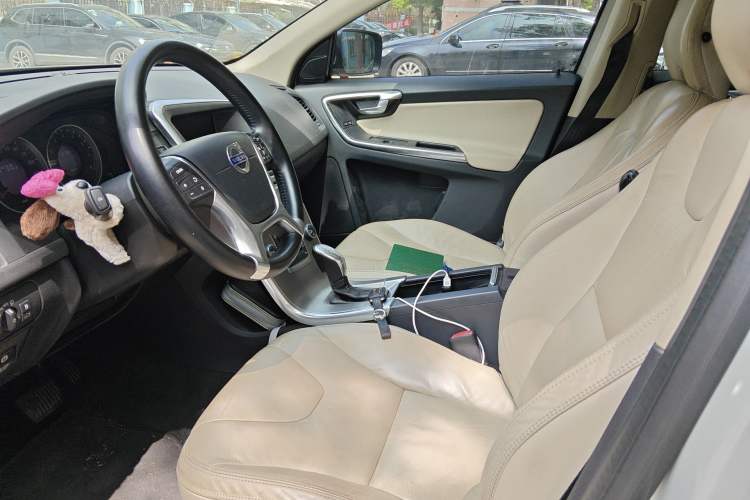 Used Volvo XC60 2013 T6 AWD Comfort Edition Left Front Seat