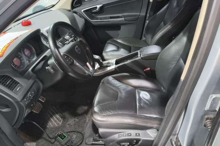 Used Volvo XC60 2013 T6 AWD Comfort Edition Left Front Seat