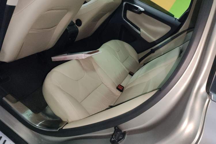 Used Volvo XC60 2013 T5 Zhiya Edition Left Rear Seat