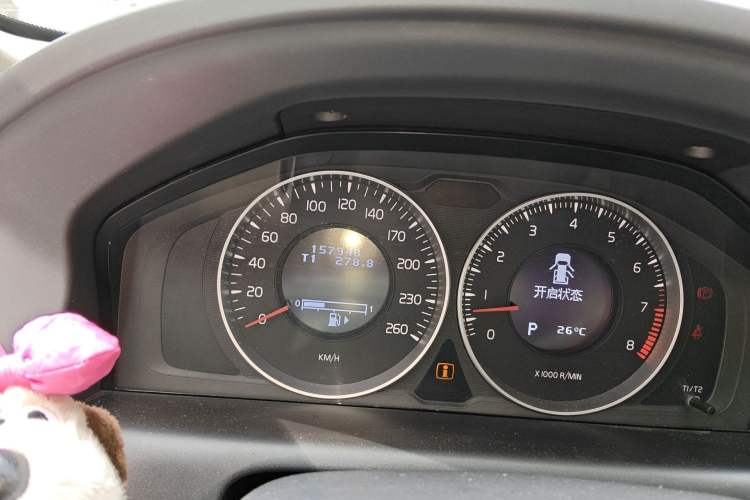 Used Volvo XC60 2013 T6 AWD Comfort Edition Odometer Close Up