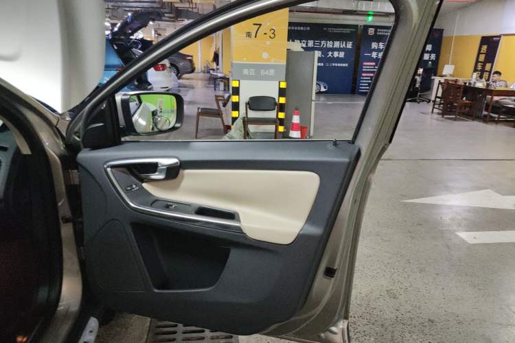 Used Volvo XC60 2013 T5 Zhiya Edition Right Front Door Interior