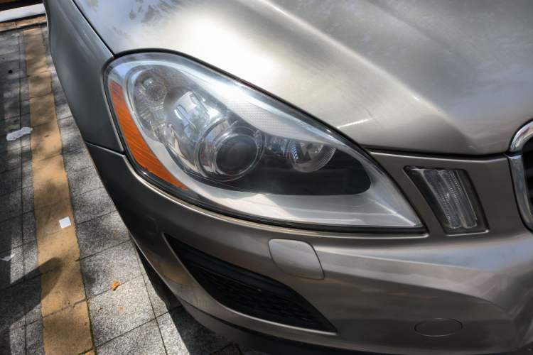 Used Volvo XC60 2013 T5 Comfort Edition Right Front Headlight