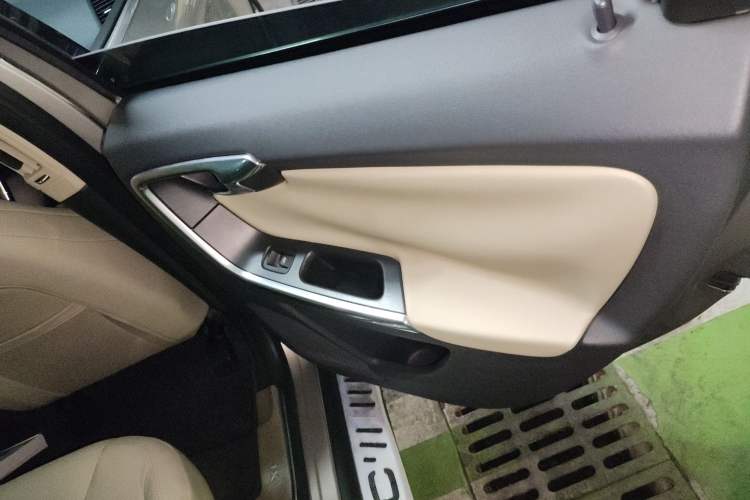 Used Volvo XC60 2013 T5 Zhiya Edition Right Rear Door Interior