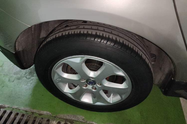 Used Volvo XC60 2013 T5 Zhiya Edition Right Rear Wheel Hub