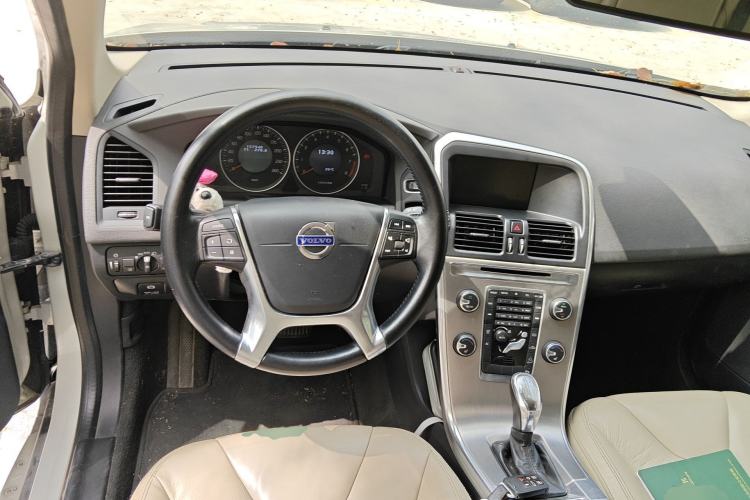 Used Volvo XC60 2013 T6 AWD Comfort Edition Steering Wheel